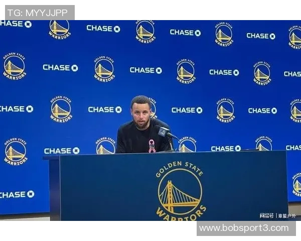 科尔透露库里缺席训练但与队友共同观看比赛录像积极参与备战