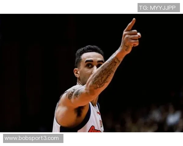 奎因在比赛中展现出色状态25年13号秀12投8中斩获17分5篮板7助攻2抢断