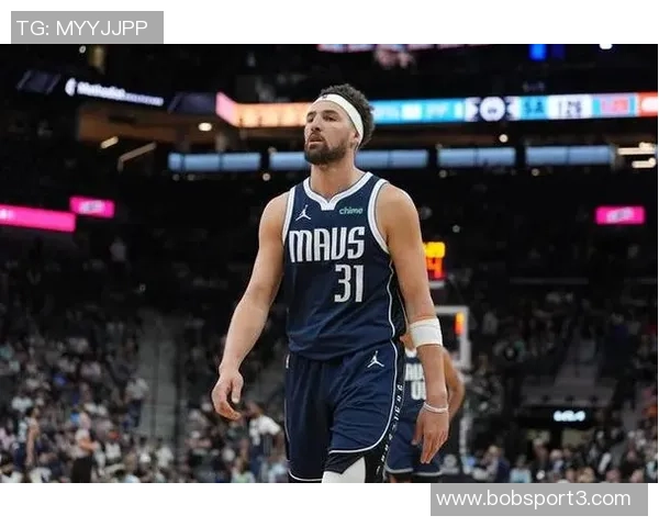 克莱首节短暂出战5分钟表现平平仅得4分助球队开局稳健 克莱首节短暂出战5分钟表现平平仅得4分助球队开局稳健