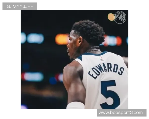 维金斯盛赞鲍威尔展现统治力称其为非凡天才球员的典范 维金斯盛赞鲍威尔展现统治力称其为非凡天才球员的典范