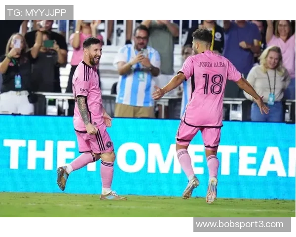 阿尔巴巧妙穿裆助攻迈阿密足球队轻松领先对手4-1