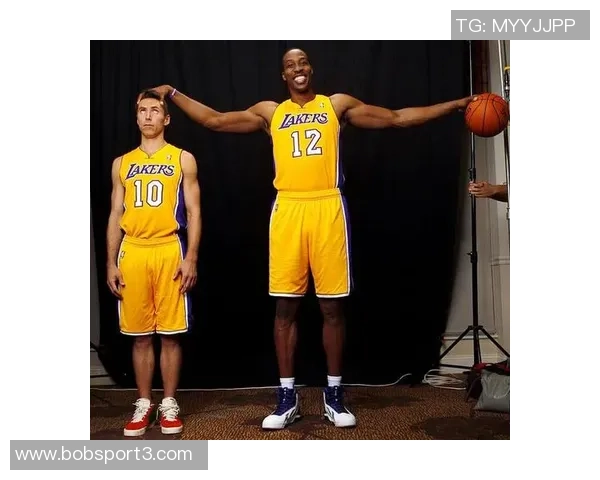 美记分析15人大名单限制米勒与科比桑德斯仅剩三次共同出战机会 美记分析15人大名单限制米勒与科比桑德斯仅剩三次共同出战机会