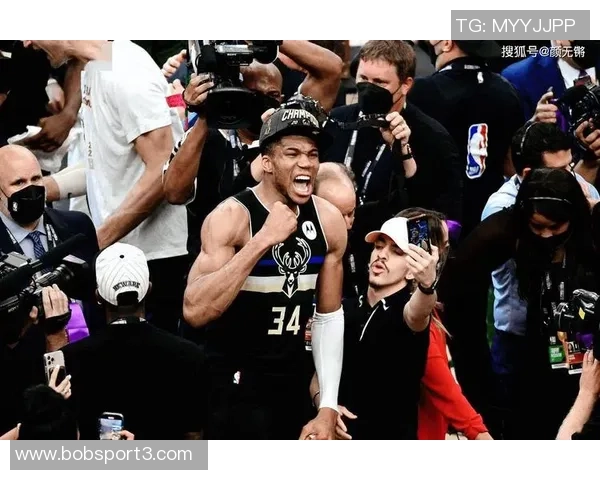 字母哥半场表现平平仅得9分3板5助3帽球队需加强进攻力度