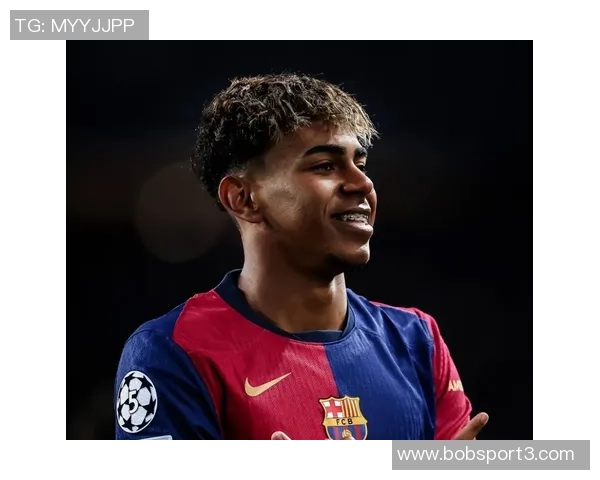 西媒报道亚马尔备战巴黎之战积极训练成为最后离场球员之一