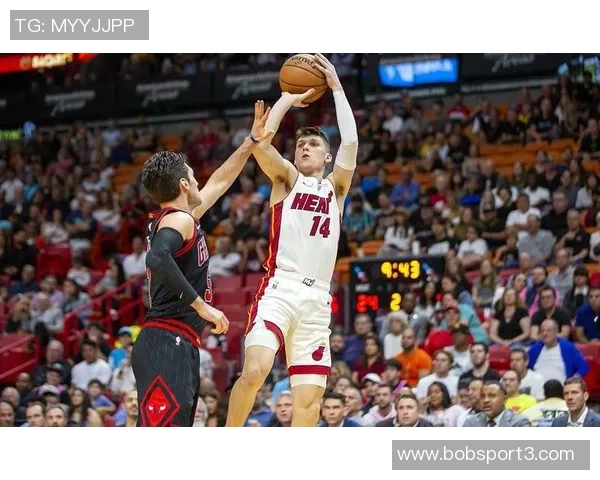 豪泽表现惊艳8投6中三分球5记轻松砍下17分6篮板3助攻